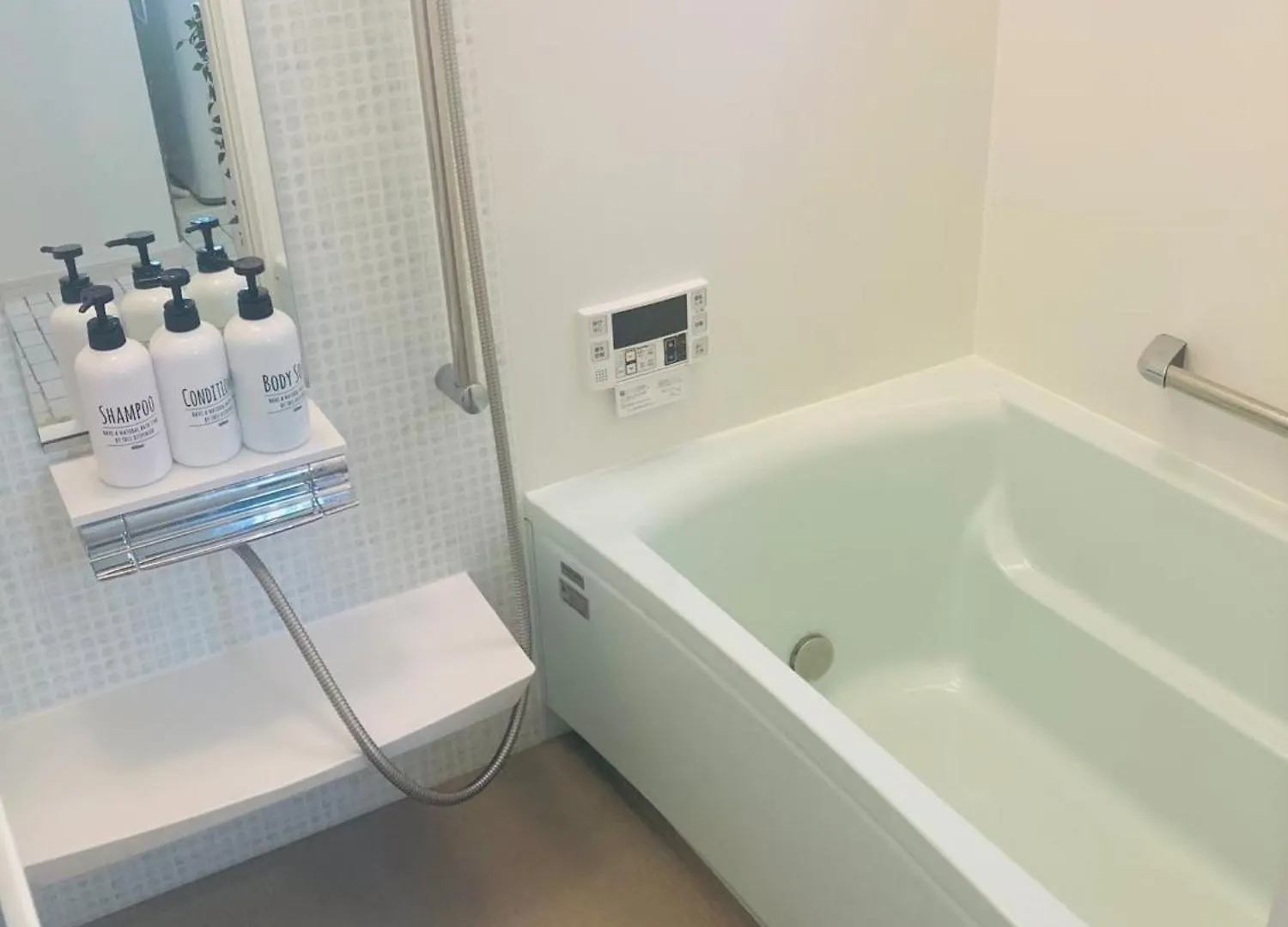 Leola鶴橋2 Apartment Osaka 0*,  Japan